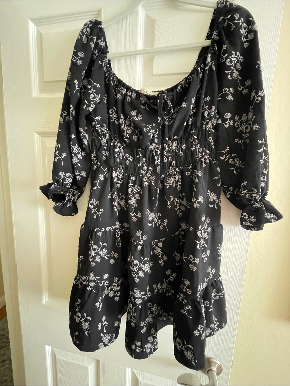 Liberty Love Black Floral Long Sleeve Dress - Size Large